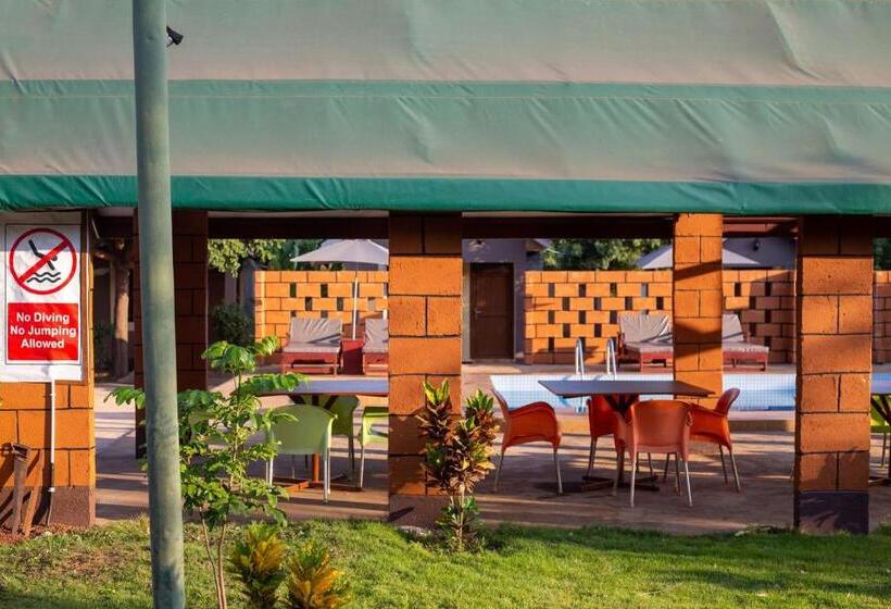 בית מלון כפרי Kilimanjaro Snow Peak