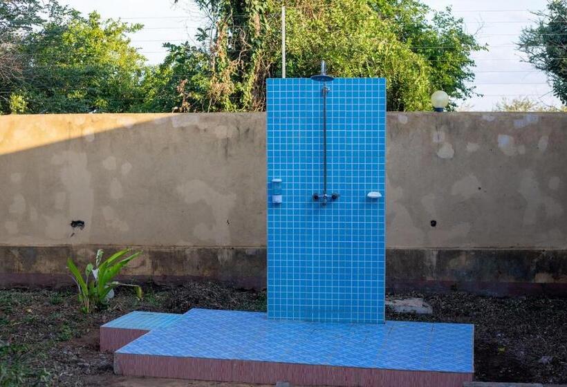 בית מלון כפרי Kilimanjaro Snow Peak