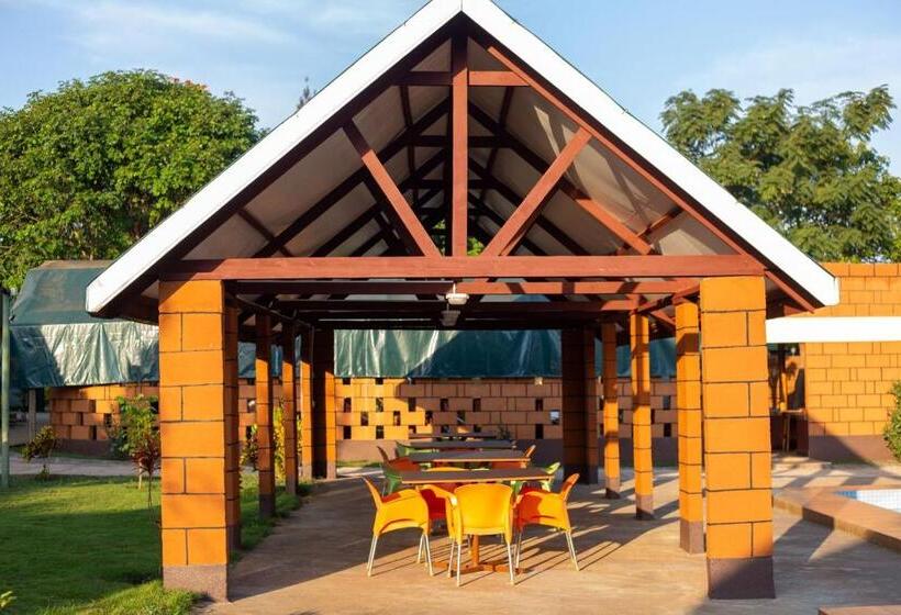 בית מלון כפרי Kilimanjaro Snow Peak