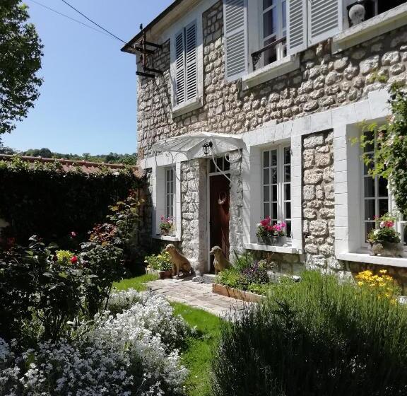 פנסיון Avenue Du Château