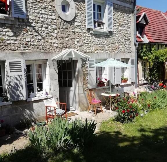 פנסיון Avenue Du Château