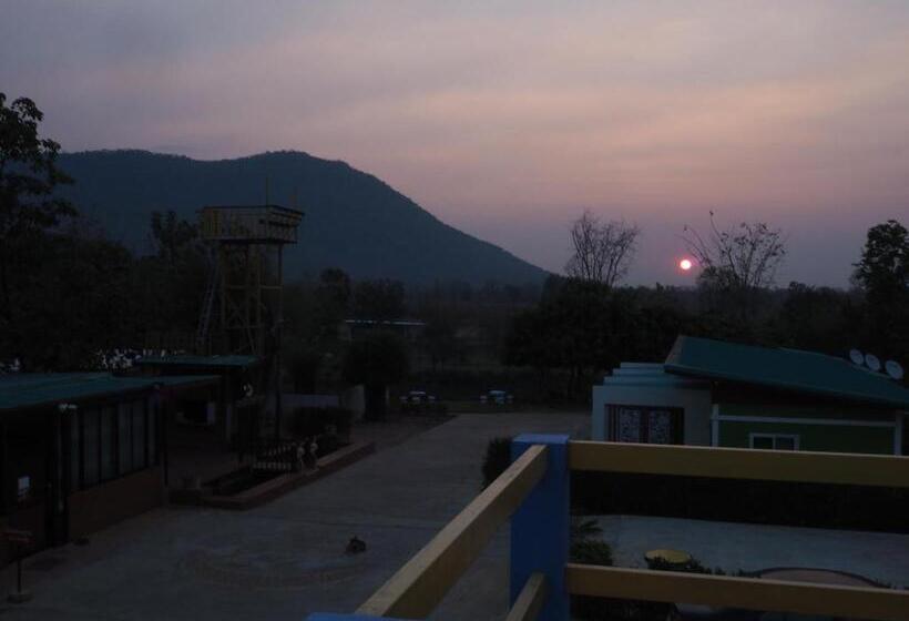 펜션 Chomduen Phu Kao Resort