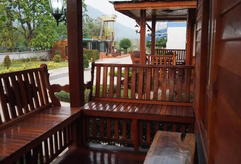 Majatalo Chomduen Phu Kao Resort