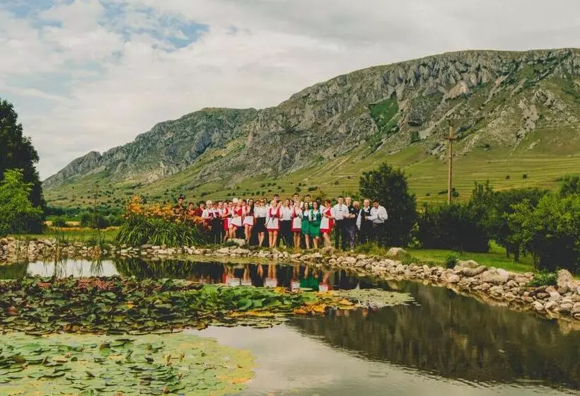 ペンション Conacul Secuiesc Székelykő Kúria