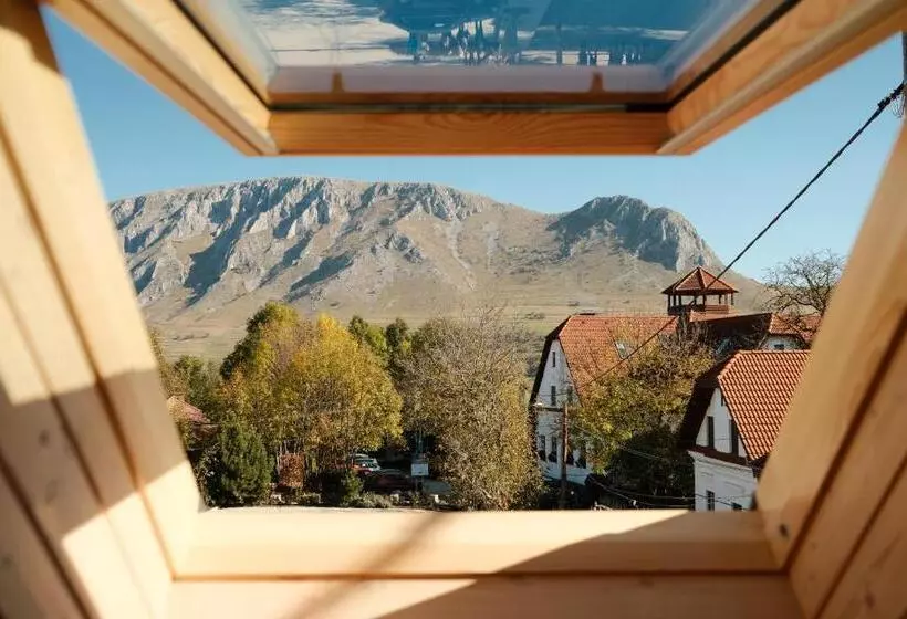 ペンション Conacul Secuiesc Székelykő Kúria