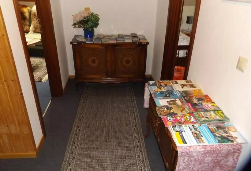 ペンション Gästehaus Hahnenkrug