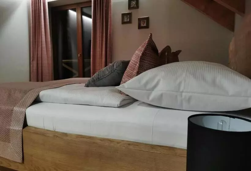 Majatalo Koliba Na Vršku