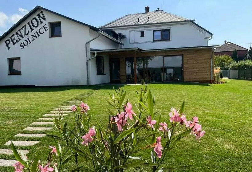 Majatalo Penzion 411