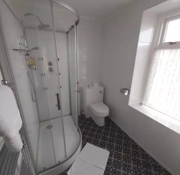 Pensió Sergeants Accommodation