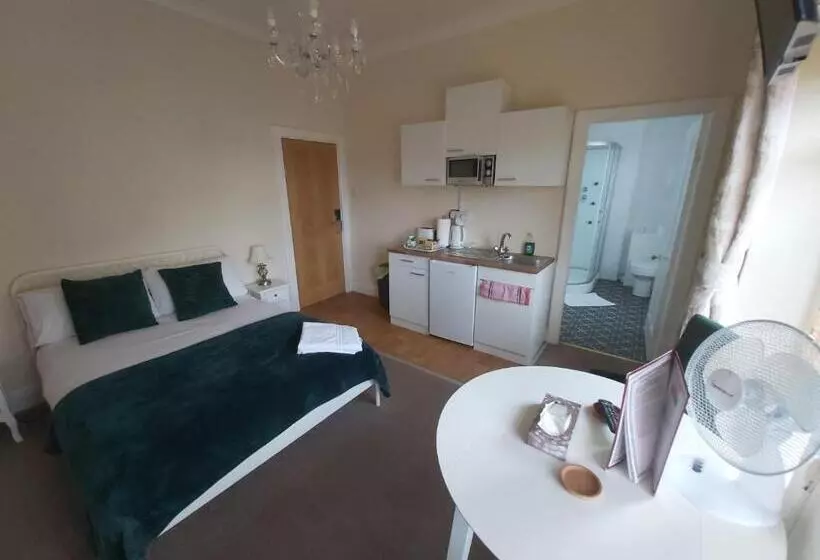 Pensió Sergeants Accommodation