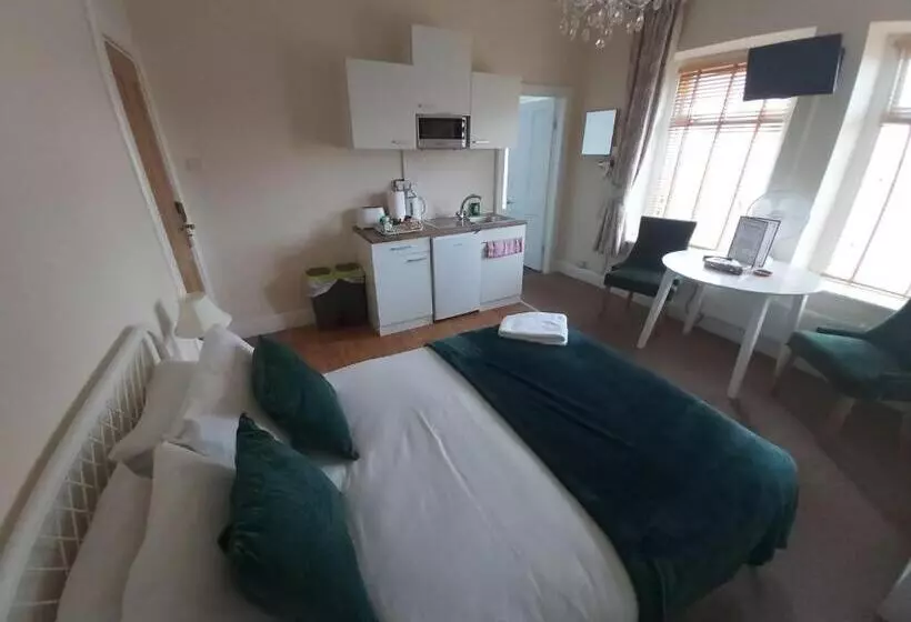 Pensió Sergeants Accommodation