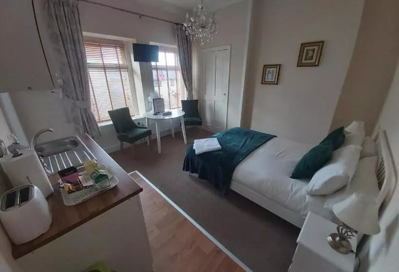 Pensió Sergeants Accommodation