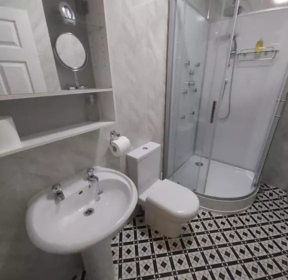 Pensió Sergeants Accommodation