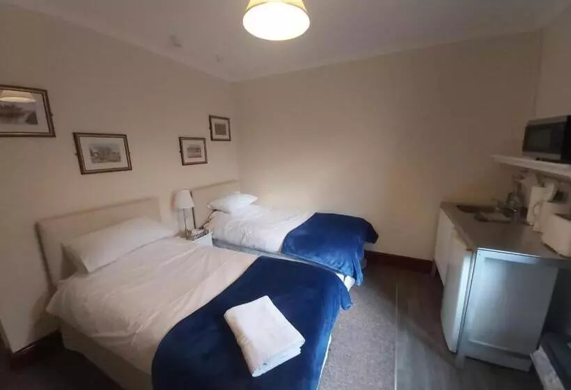 Pensió Sergeants Accommodation