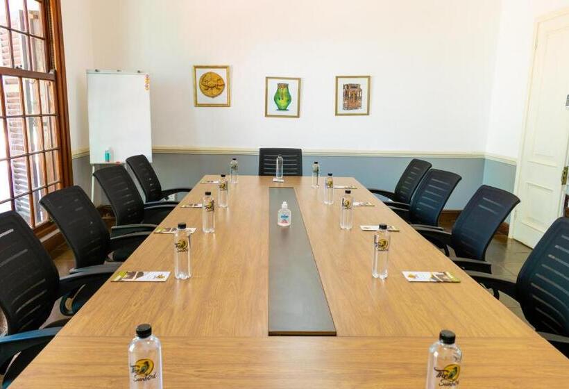 펜션 The Sunbird Guesthouse