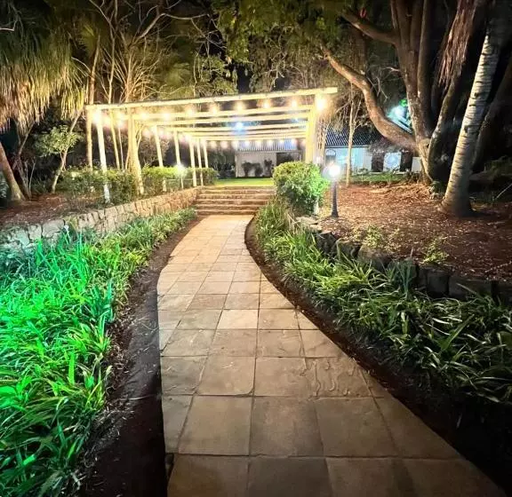 Majatalo The Sunbird Guesthouse