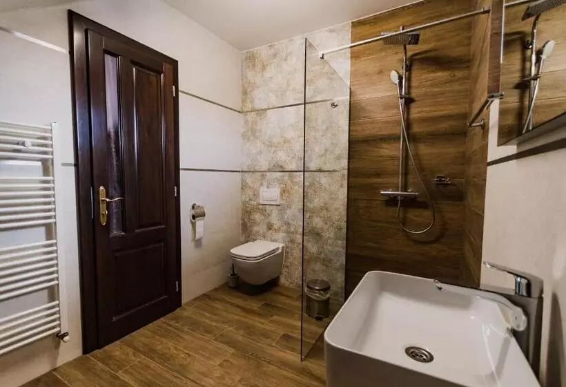 Pensiunea Trecatoarea Lupilor