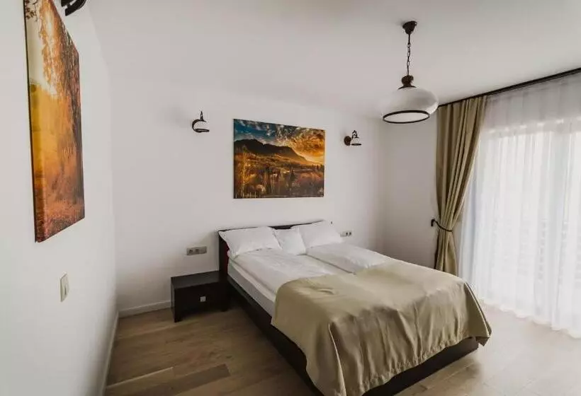 Pensiunea Trecatoarea Lupilor