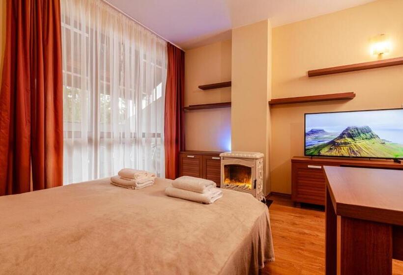 Studio By Mountain Lakes