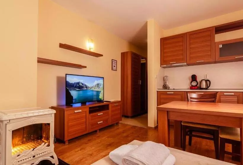 Studio By Mountain Lakes