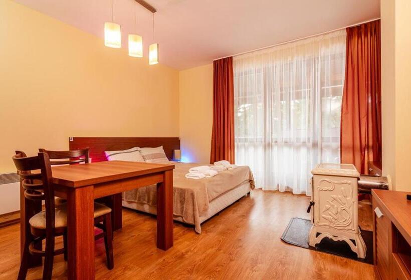 Studio By Mountain Lakes