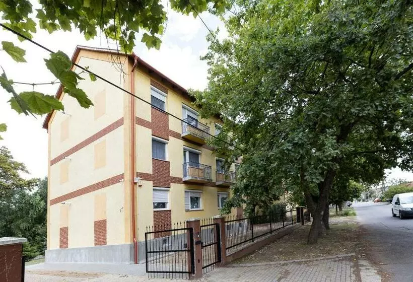 Aamiaismajoitus (B&B) Angolkert Panzió