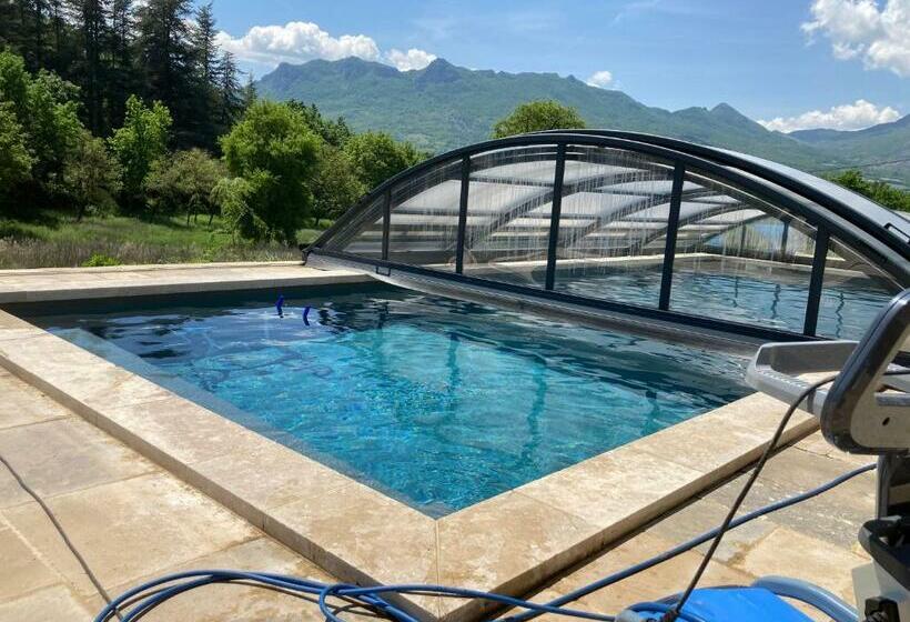 مبيت وإفطار Domaine De Combe Beluze