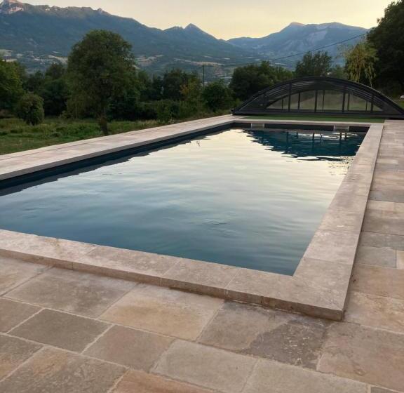 مبيت وإفطار Domaine De Combe Beluze