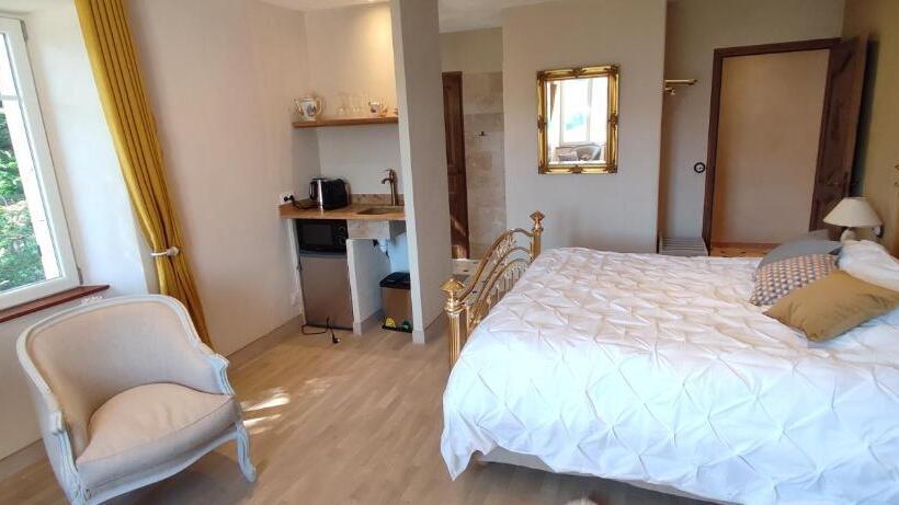 مبيت وإفطار Domaine De Combe Beluze