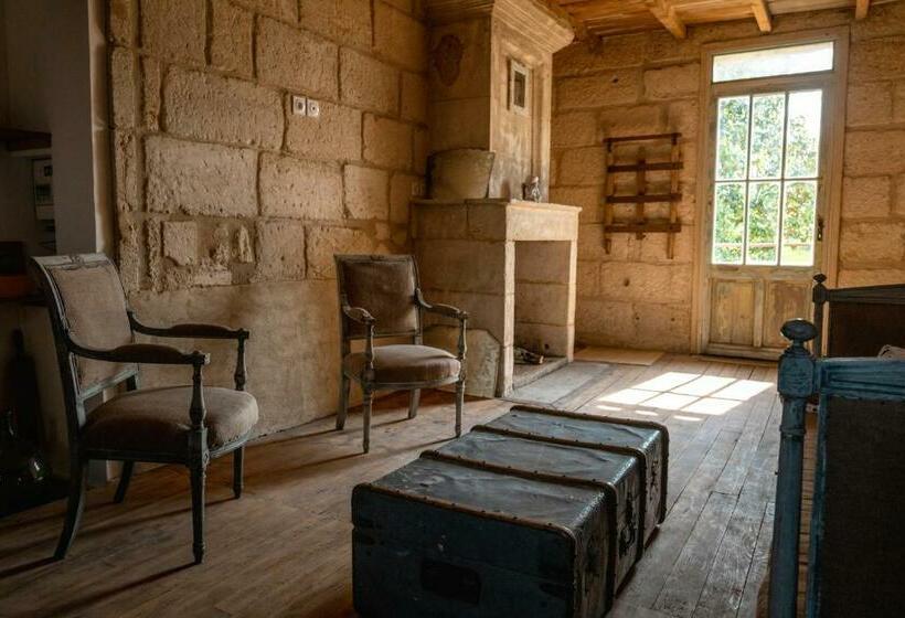Bed and Breakfast Suite Campagnarde Près Bordeaux, Vue Sur Les Vignes Au Château Camponac