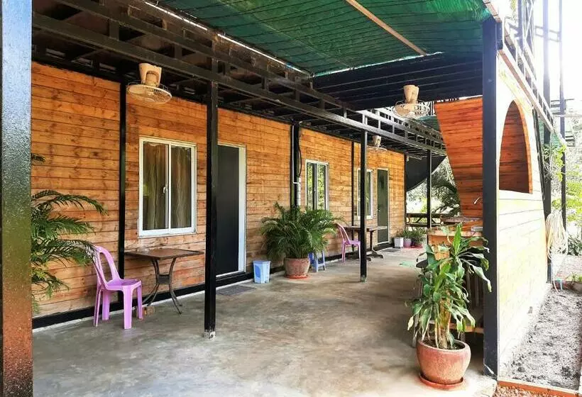 Hotelli Cornerstone Nesat In Nesat Village