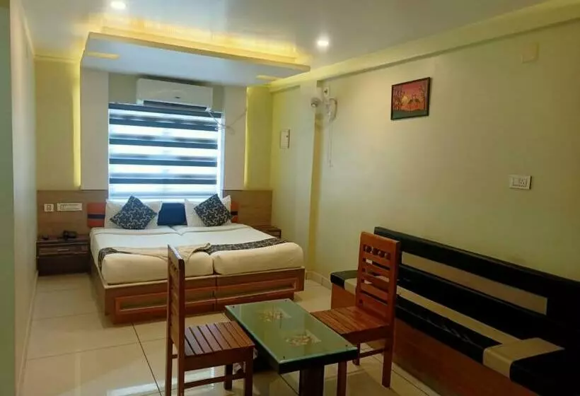 Hotelli Royal Plaza Residency