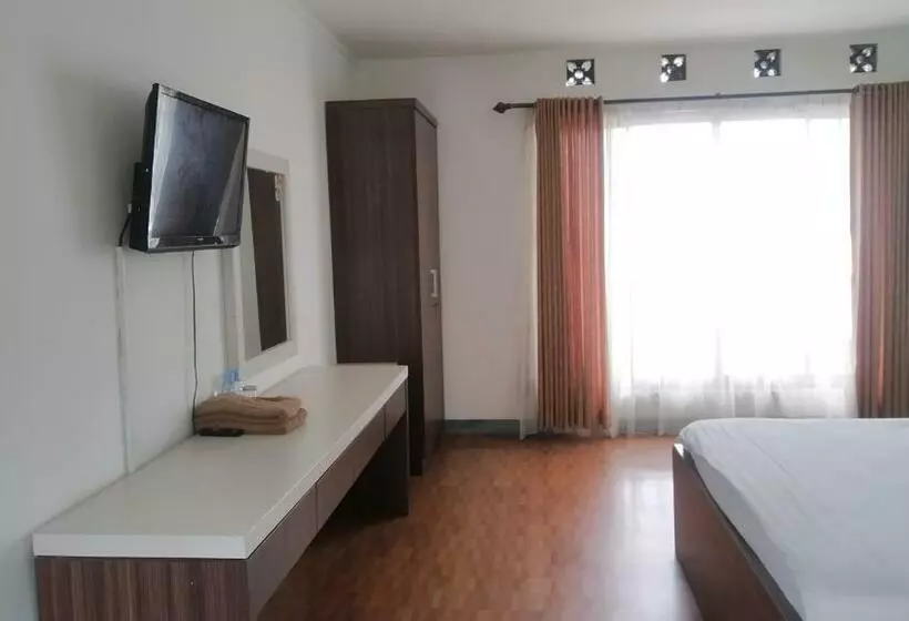 Puncak Village Hotel & Kampung Main Anak