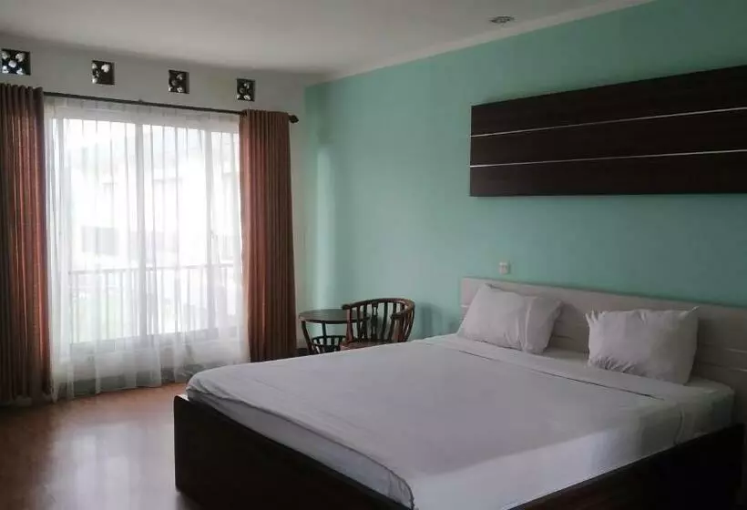 Puncak Village Hotel & Kampung Main Anak