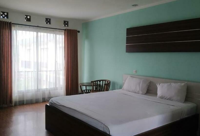 Puncak Village Hotel & Kampung Main Anak