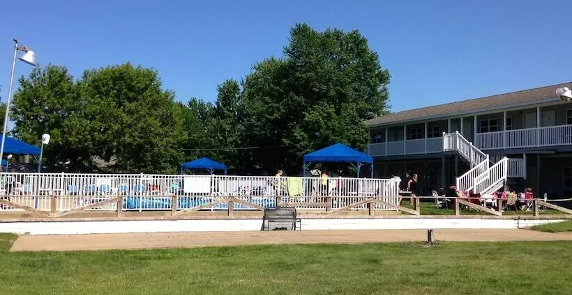 Hotelli Lakeside Motor Lodge