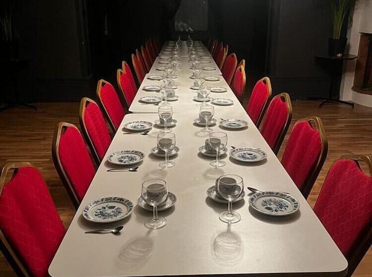 هتل L Gästis Tierp