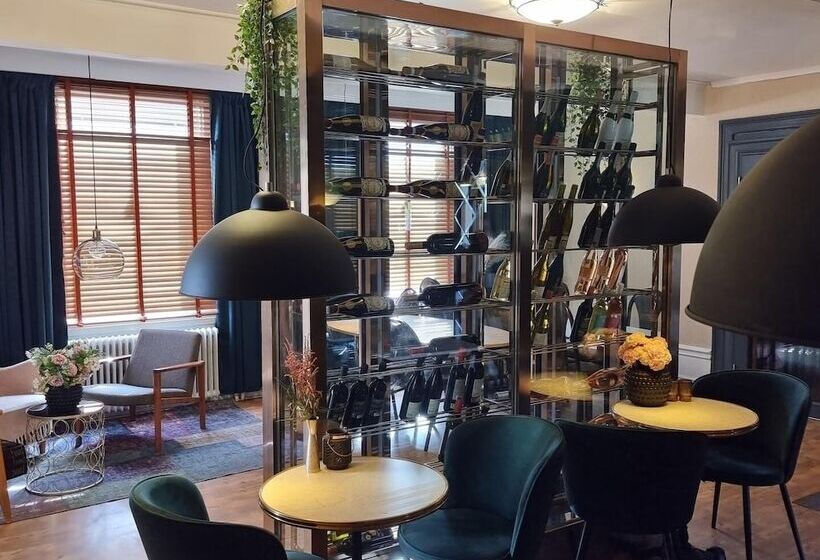 هتل L Gästis Tierp