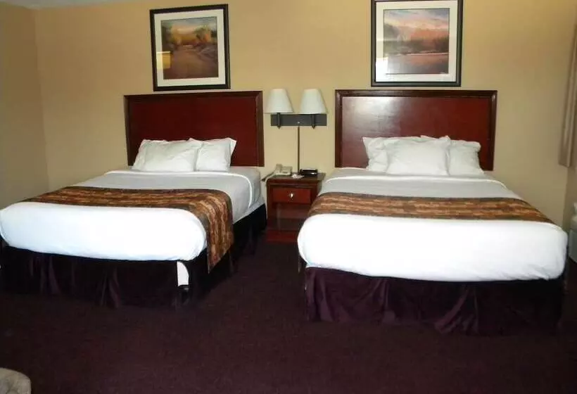 Hotelli Pocahontas Inn & Suites