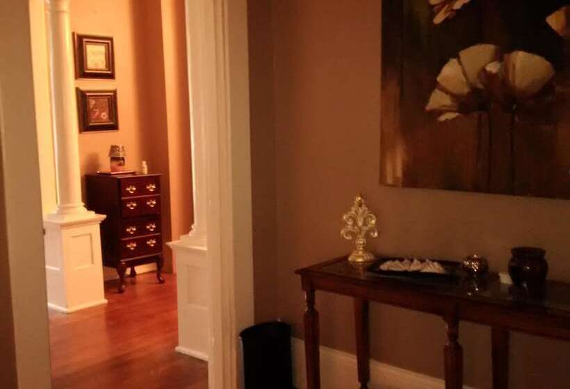 Hotel The Gate House