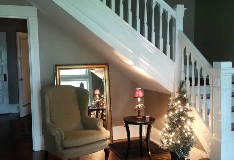 Hotel The Gate House