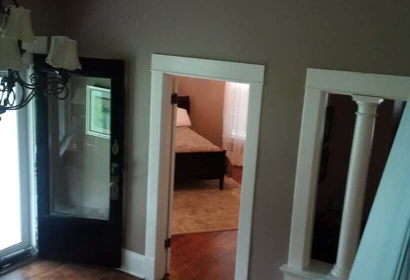 Hotel The Gate House