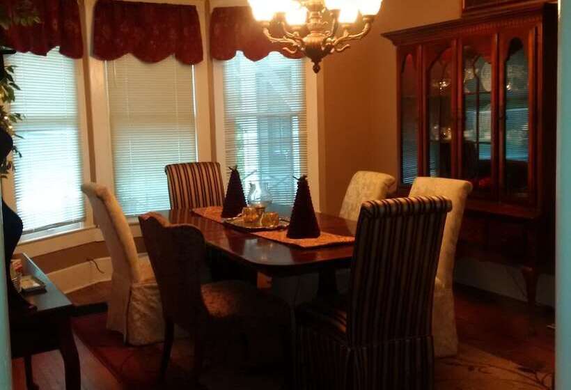 Hotel The Gate House