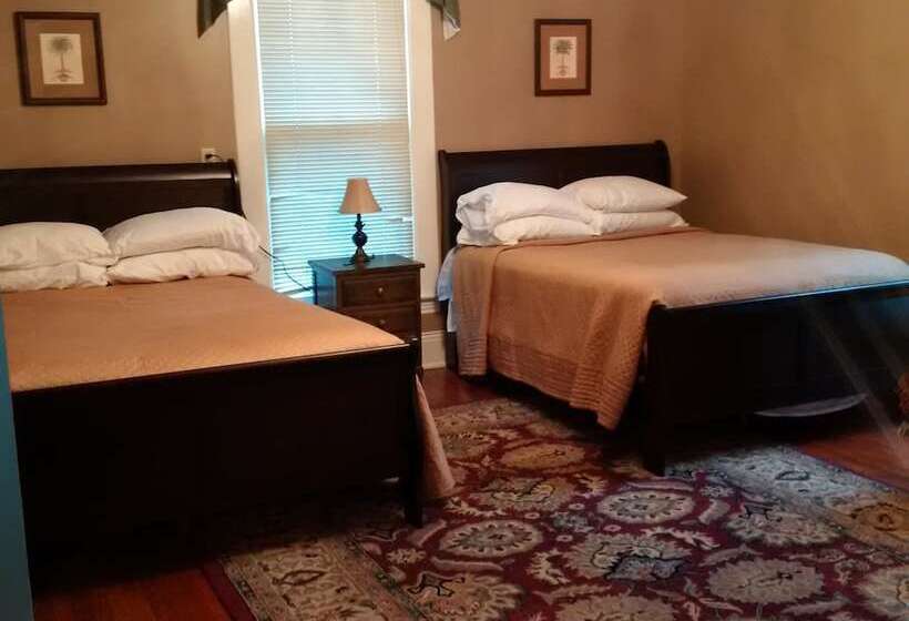 Hotel The Gate House