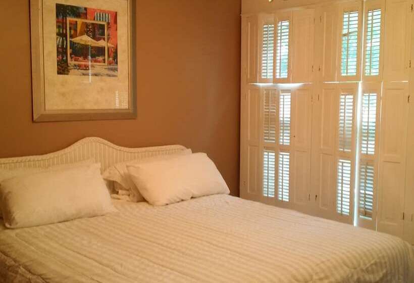 Hotel The Gate House