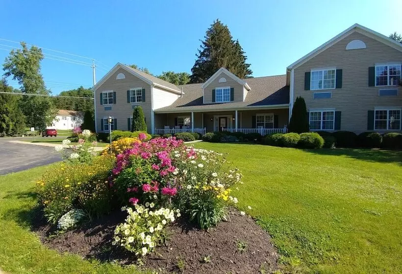 Hotelli The Inn At Houghton Creek