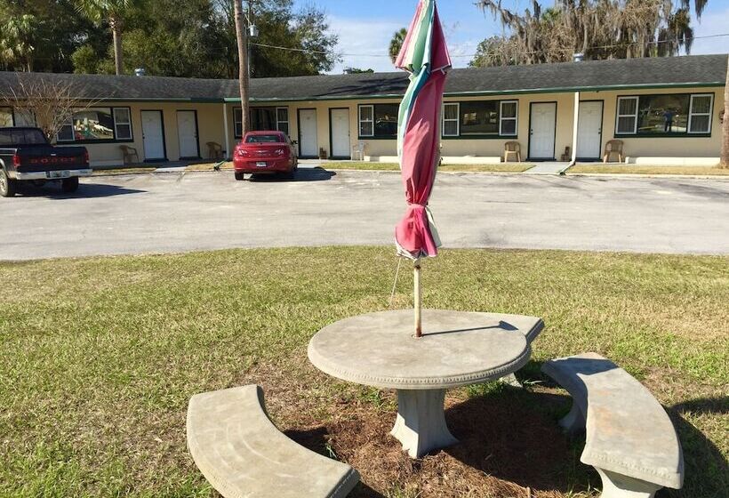 Withlacoochee Motel