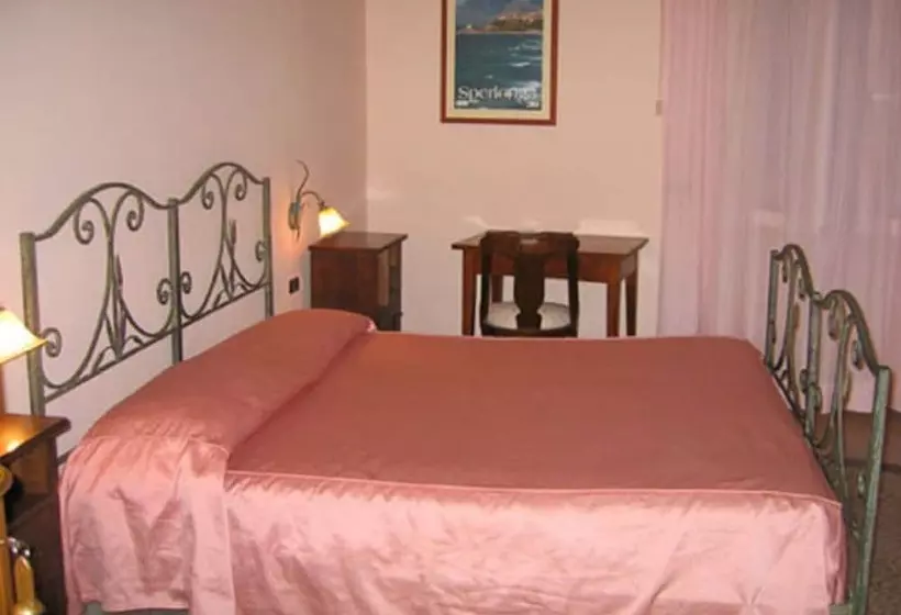 ベッドアンドブレックファースト Albergo Bellavista