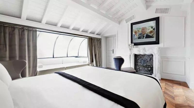 مسافرخانه The Corner Roma