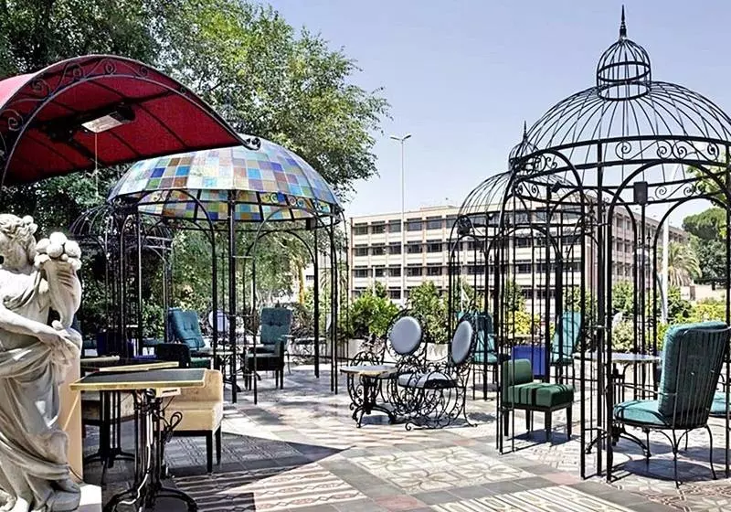 مسافرخانه The Corner Roma